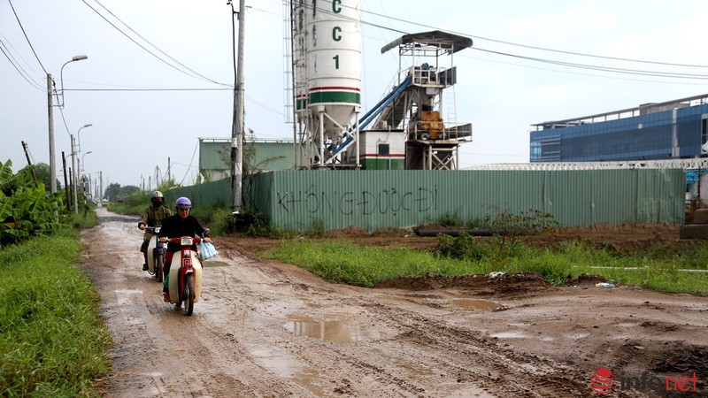 TP.HCM: Bệnh viện sắp khánh thành, đường cho xe cứu thương vẫn lổn nhổn đất đá - ảnh 8