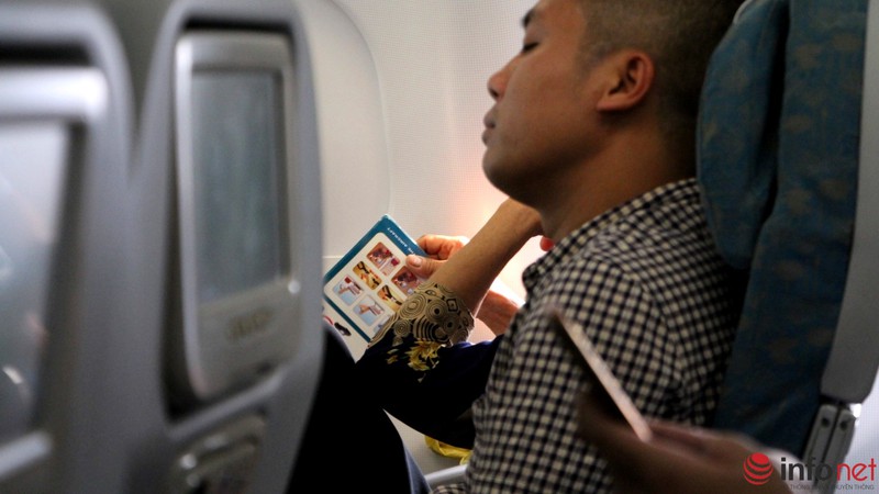 Hành khách chịu nóng, ngồi chờ 2 tiếng trên máy bay Vietnam Airlines - ảnh 6