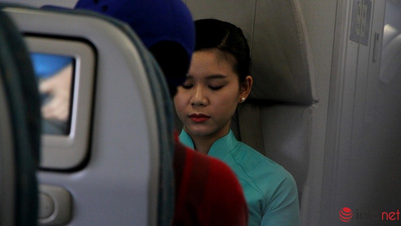 Hành khách chịu nóng, ngồi chờ 2 tiếng trên máy bay Vietnam Airlines - ảnh 4