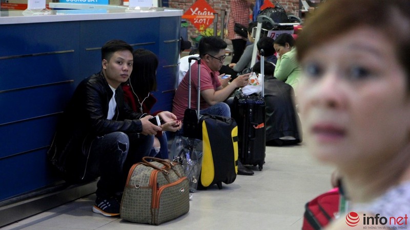 Sân bay Tân Sơn Nhất, 3h sáng ngày 26 Tết - ảnh 6