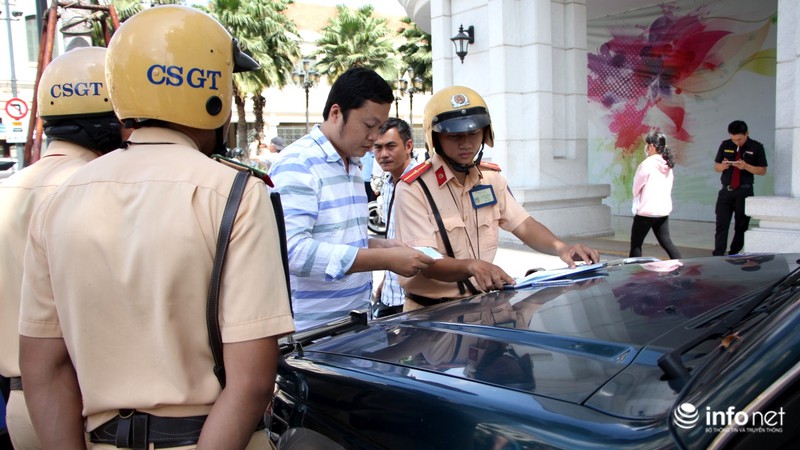 Phó Chủ tịch quận 1 chỉ đạo lập biên bản xe của Phó Chủ tịch quận 9 vì... đỗ sai - ảnh 6