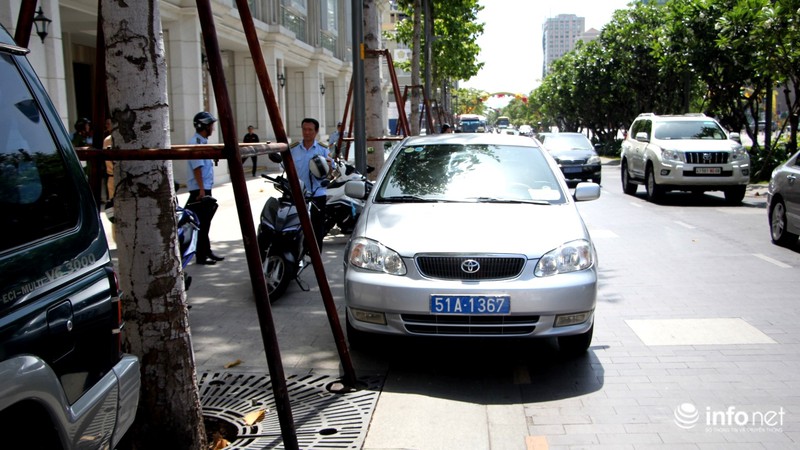 Phó Chủ tịch quận 1 chỉ đạo lập biên bản xe của Phó Chủ tịch quận 9 vì... đỗ sai - ảnh 7