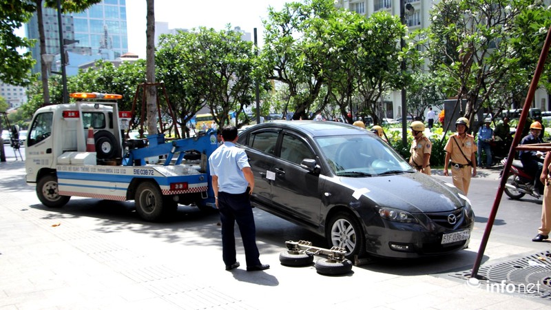 Phó Chủ tịch quận 1 chỉ đạo lập biên bản xe của Phó Chủ tịch quận 9 vì... đỗ sai - ảnh 2
