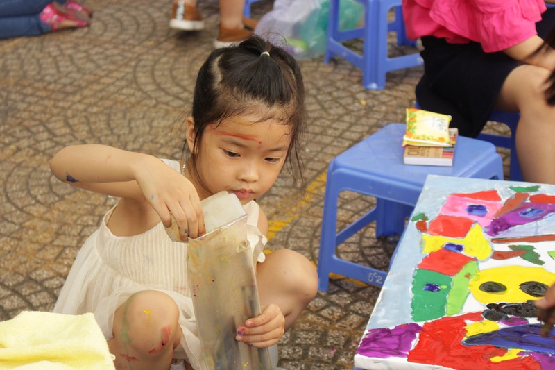 TP. Hồ Chí Minh: Hơn 1.500 họa sĩ nhí so tài vẽ tranh 