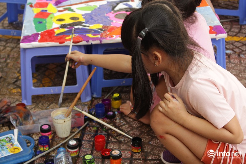 TP. Hồ Chí Minh: Hơn 1.500 họa sĩ nhí so tài vẽ tranh 