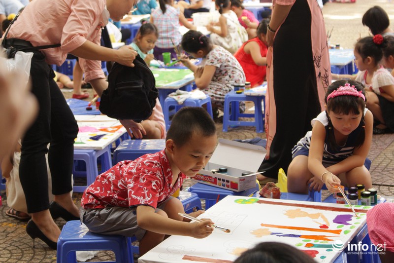 TP. Hồ Chí Minh: Hơn 1.500 họa sĩ nhí so tài vẽ tranh