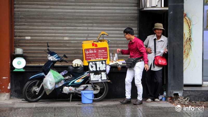 Hiện tượng hiếm gặp: TP.HCM bất ngờ đổ mưa vào buổi sáng - ảnh 3