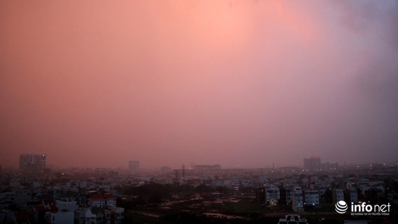 TP.HCM: Trời mưa như trút, gió mạnh, sấm chớp giật từng hồi - ảnh 7