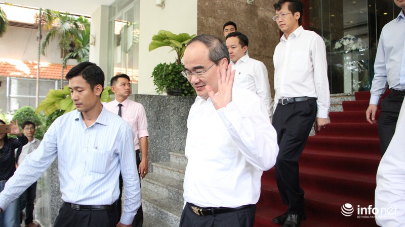 Hình ảnh toàn cảnh trao quyết định cho tân Bí thư TP.HCM Nguyễn Thiện Nhân - ảnh 11