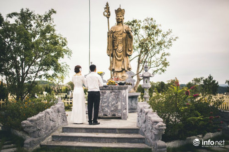 Chùm ảnh cưới ở nghĩa trang của cặp đôi yêu 7 ngày đã cưới - ảnh 8