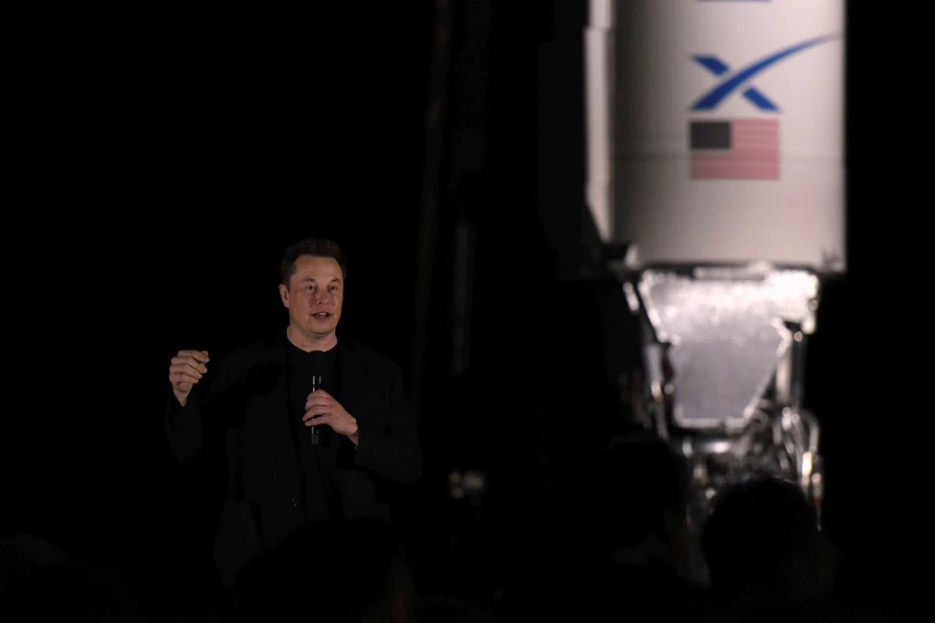 SpaceX giành được hợp đồng phóng tàu thăm dò mặt trăng Europa của sao Mộc