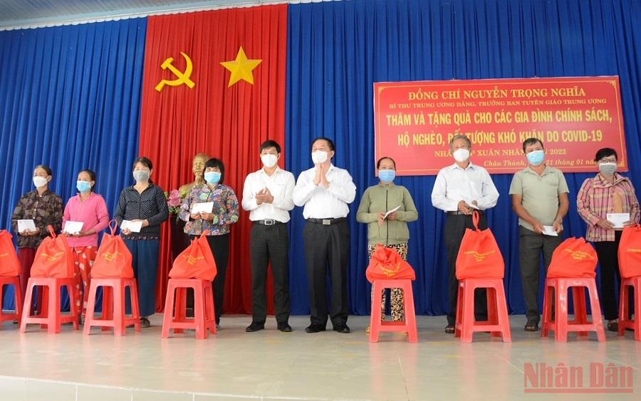 Trưởng Ban Tuyên giáo Trung ương Nguyễn Trọng Nghĩa thăm, chúc Tết tại Tây Ninh -0