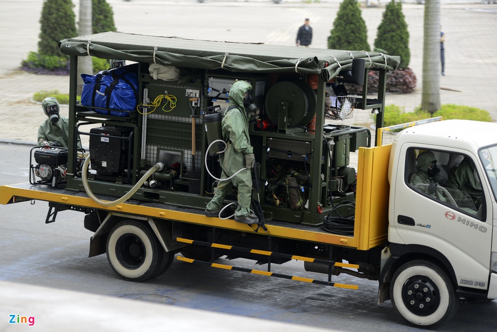 Cận cảnh dàn xe đặc chủng chống bạo loạn, bảo vệ Đại hội Đảng - ảnh 17