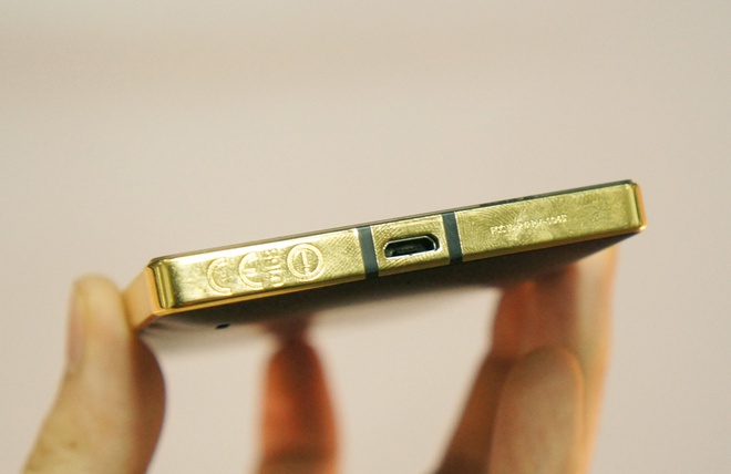 5 triệu đồng một lần mạ vàng Lumia 930 tại Hà Nội