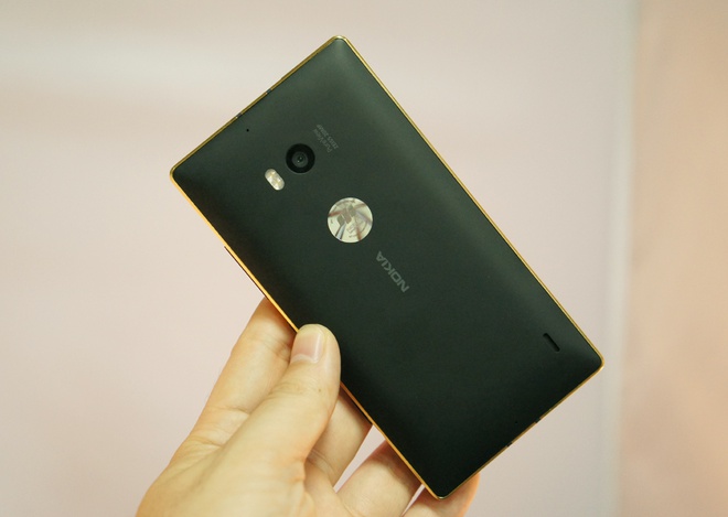 5 triệu đồng một lần mạ vàng Lumia 930 tại Hà Nội