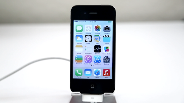 iPhone 4 chính hãng giảm giá nhẹ