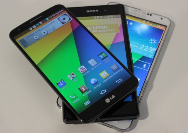 Smartphone đời cũ của năm 2013 cũng là những lựa chọn tốt thời điểm hiện tại.