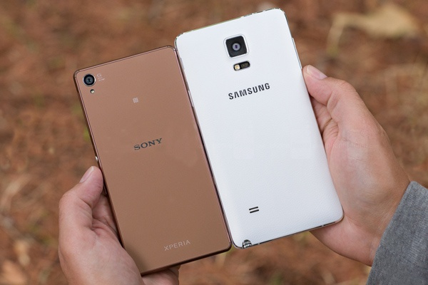 Các mẫu máy Android dòng cao cấp đang bán khá chậm tại Việt Nam. Ảnh: PhoneArena.