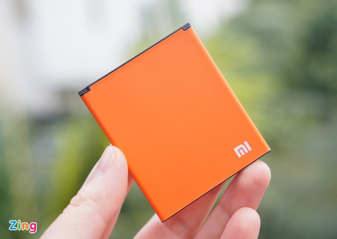 Mở hộp di động chính hãng của 'Apple Trung Quốc' tại VN