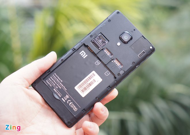 Mở hộp di động chính hãng của 'Apple Trung Quốc' tại VN