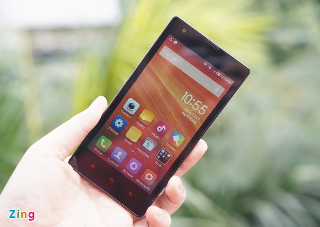 Mở hộp di động chính hãng của 'Apple Trung Quốc' tại VN