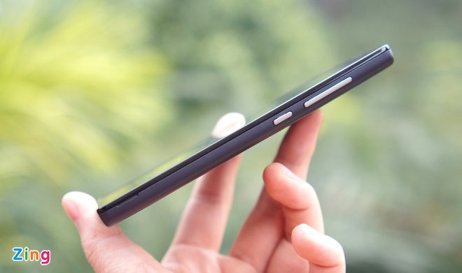 Mở hộp di động chính hãng của 'Apple Trung Quốc' tại VN