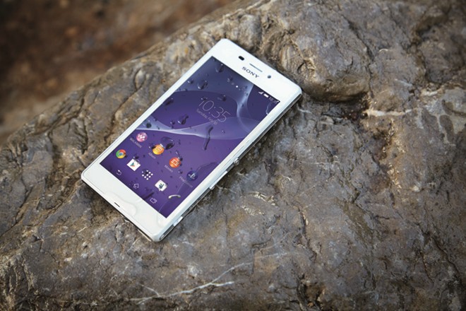 Loạt smartphone giảm giá trong tháng đầu tiên năm 2015