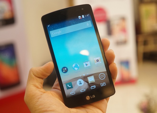 Loạt smartphone giảm giá trong tháng đầu tiên năm 2015