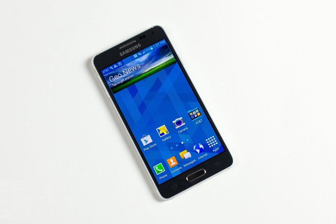 Loạt smartphone giảm giá trong tháng đầu tiên năm 2015