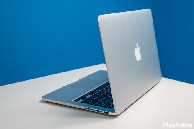 MacBook 12 inch: Logo không phát sáng, camera tệ