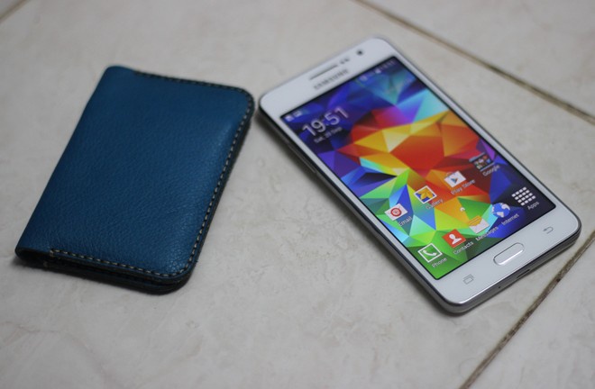 Galaxy Grand Prime nằm ở phân khúc tầm trung với cấu hình ổn, camera tự sướng chất lượng cao. Ảnh: Anh Tú.