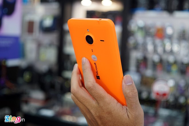 Lumia 640 XL là sản phẩm hiếm hoi thuộc dòng Lumia có sức bán tốt. Ảnh: Duy Tín.