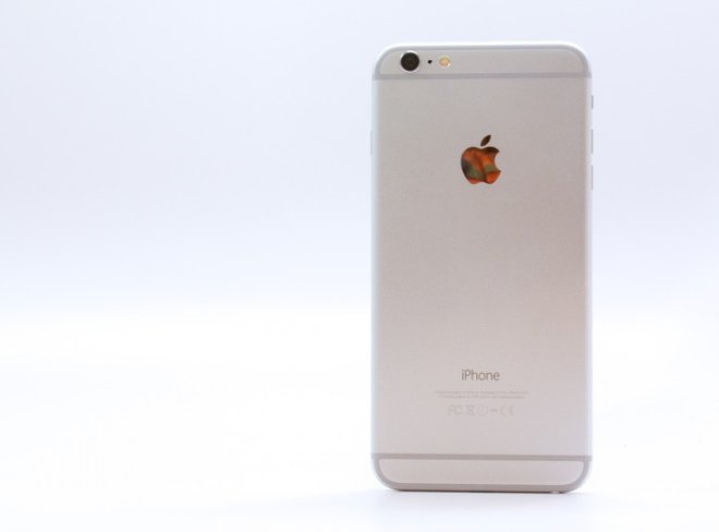 iFan nên làm gì trong khi chờ iPhone 6S lên kệ?