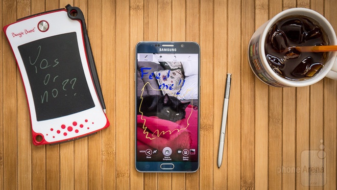 10 smartphone chụp ảnh nhanh nhất 2015