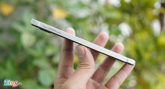 Galaxy Alpha ở Việt Nam: Kẻ khen đẹp, người chê thiếu