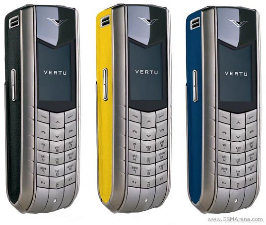 Vertu Ascent: chiếc điện thoại này nổi tiếng đến mức công ty phải cho ra mắt ít nhất năm phiên bản khác nhau của nó. Ascent TI, Ascent 2010, Ascent Ferrari GT,… Ascent từng trở thành biểu tượng của giới thượng lưu.