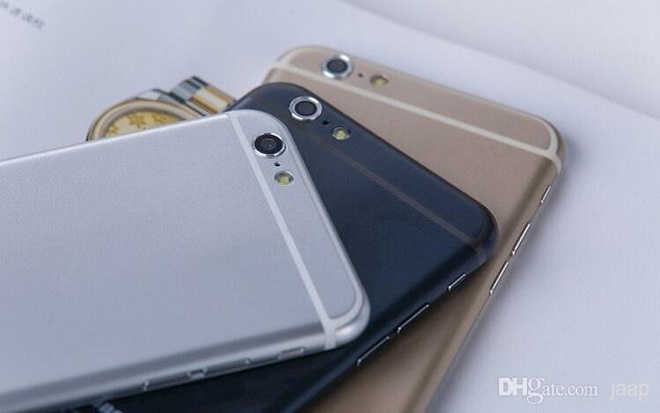 1.Goophone i6S Được coi là thiết bị nhái iPhone 6 hoàn hảo nhất, tuy nhiên Goophone i6S không có logo Apple ở phía mặt lưng. Thiết bị có màn hình 4,7 inch, độ phân giải 480x854 pixel, RAM 512MB, camera 5MP, bộ nhớ trong 4G và pin dung lượng 1.800 mAh và sản phẩm có chip xử lý MediaTek MT6572 hoặc chipset MT6582. Được bán với giá từ 100 – 160 USD.