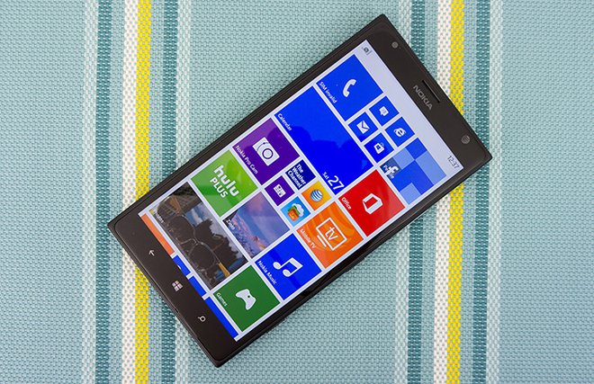 Nokia Lumia 1520: Ra mắt vào cuốinăm 2013, nhưng 1520 vẫn là thiết bị chạy Windows Phone được đánh giá cao. Thiết bị có màn hình 6 inch độ phân giải 1.080 pixel, chip xử lý lõi tứ Snapdragron 800, RAM 2 GB, camera PureView 20 MP, bộ nhớ trong 32 GB có thể mở rộng và pin dung lượng 3.400 mAh có thể sạc không dây. 1520 sẽ được cập nhật lên Windows 10 trong thời gian tới