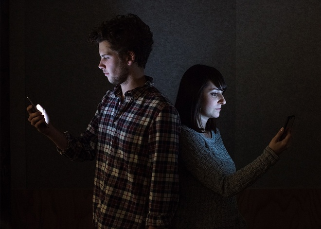 Ai điều khiển bảng tin Facebook của bạn?