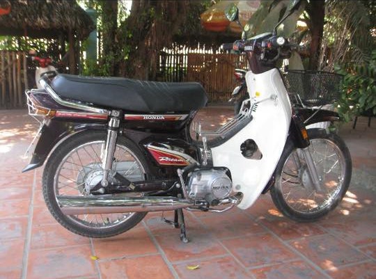 Vì sao Honda Dream II trùm mền có giá 150 triệu đồng?