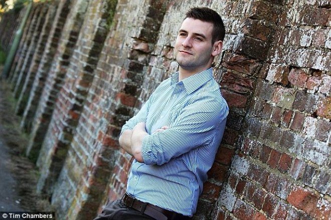 20 cô gái yêu nhầm người giả mạo Facebook