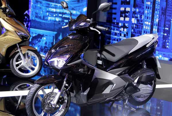 Dân Việt lên đời: Bỏ xe số, đi xe ga