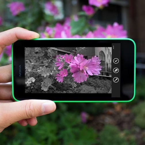 Tạo điểm nhấn cho từng bức ảnh với tính năng Creative Studio.