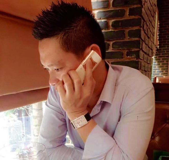 Chủ nhân sim 0988888888 bị dội bom tin nhắn rác mỗi ngày