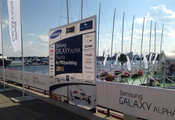 Samsung ra mắt Galaxy Alpha vỏ kim loại trên du thuyền Nga