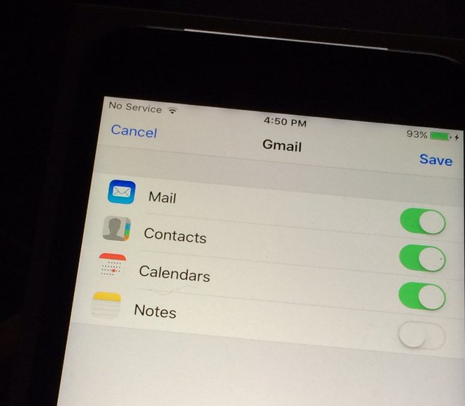 iPhone 6S chính hãng bị nghi mắc lỗi màn hình hở sáng