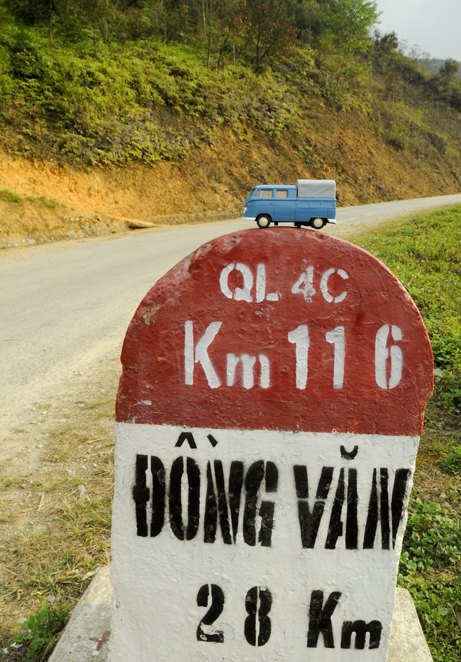 Hình ảnh ngộ nghĩnh ô tô mô hình chu du khắp Hà Giang - ảnh 7