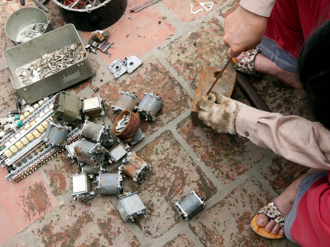 Làng chuyên 'xẻ thịt' máy bay, xe quân sự ở Việt Nam - ảnh 8