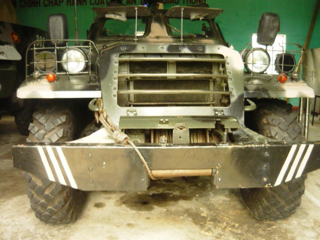 Clip khám phá xe thiết giáp BTR 152 đối phó bão Haiyan - ảnh 6