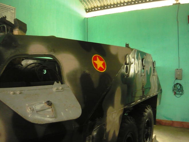 Clip khám phá xe thiết giáp BTR 152 đối phó bão Haiyan - ảnh 10